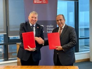 الجامعة البريطانية في مصر توقّع اتفاقية تعاون مع جامعة غرب إنجلترا لتعزيز الشراكات الأكاديمية الدولية 2 IMG 20251220 WA0016 الجامعة البريطانية الجامعة البريطانية في مصر توقّع اتفاقية تعاون مع جامعة غرب إنجلترا لتعزيز الشراكات الأكاديمية الدولية موقع في الجامعة