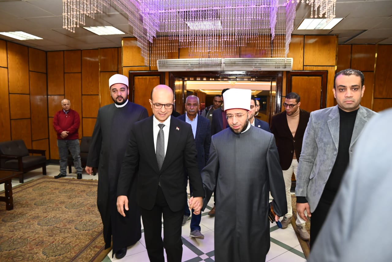 IMG 20251220 WA0080 مصروفات رئيس جامعة أسيوط يلتقي وزير الأوقاف ويؤكدان تعزيز التعاون العلمي والثقافي  موقع في الجامعة