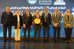 على رأسهم وزير التموين.. تكريم قيادات اقتصادية ومالية بارزة في مؤتمر تجارة عين شمس 4 IMG 20251223 WA0175 التموين على رأسهم وزير التموين.. تكريم قيادات اقتصادية ومالية بارزة في مؤتمر تجارة عين شمس موقع في الجامعة