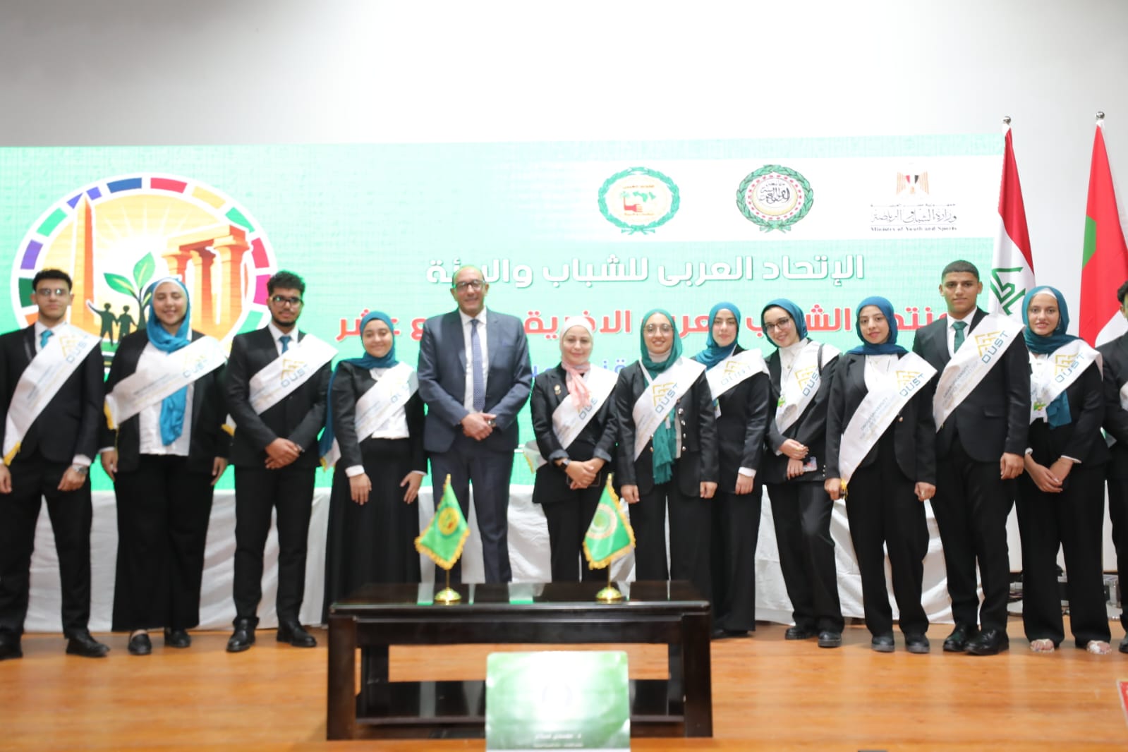IMG 20251225 WA0048 جامعة العبور جامعة العبور للعلوم والتكنولوجيا تقدم 10 منح دراسية لأبناء محافظة أسوان موقع في الجامعة