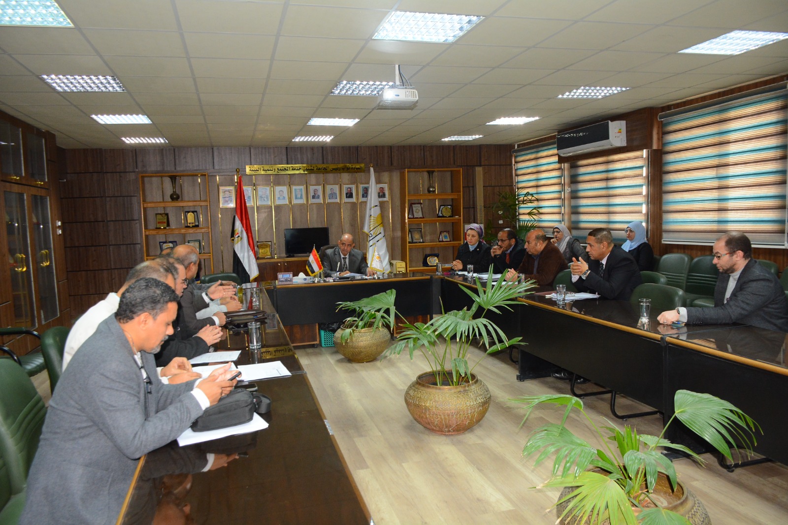 IMG 20251229 WA0093 عيد الثقافة جامعة أسيوط تطلق خطة تطوير مركز المؤتمرات ودار الضيافة لتعزيز الخدمات وزيادة الموارد موقع في الجامعة