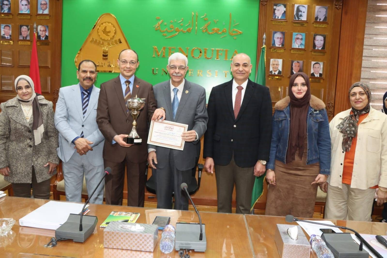 IMG 0079 المنوفية مجلس جامعة المنوفية يكرم الكليات الفائزة في مسابقة أفضل كلية في استقبال الطلاب للعام 2025/2026 موقع في الجامعة