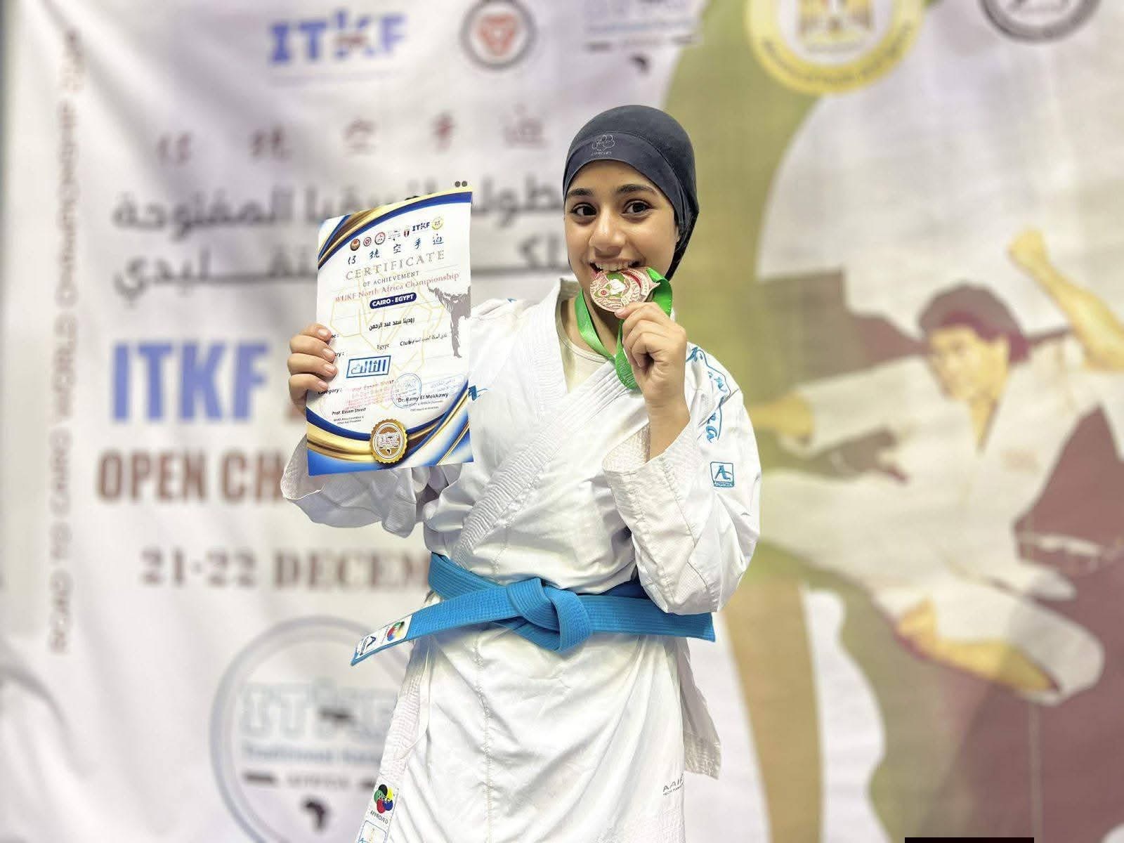 IMG 0084 المعاهد رئيس قطاع المعاهد الأزهرية يهنئ بطلة الأزهر رودينا سلطان ببرونزية العالم في الكاراتيه موقع في الجامعة