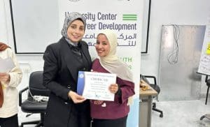 IMG 6493 السويس جامعة قناة السويس تختتم تدريب مهارات التوظيف وتوزع الشهادات على الطلاب موقع في الجامعة