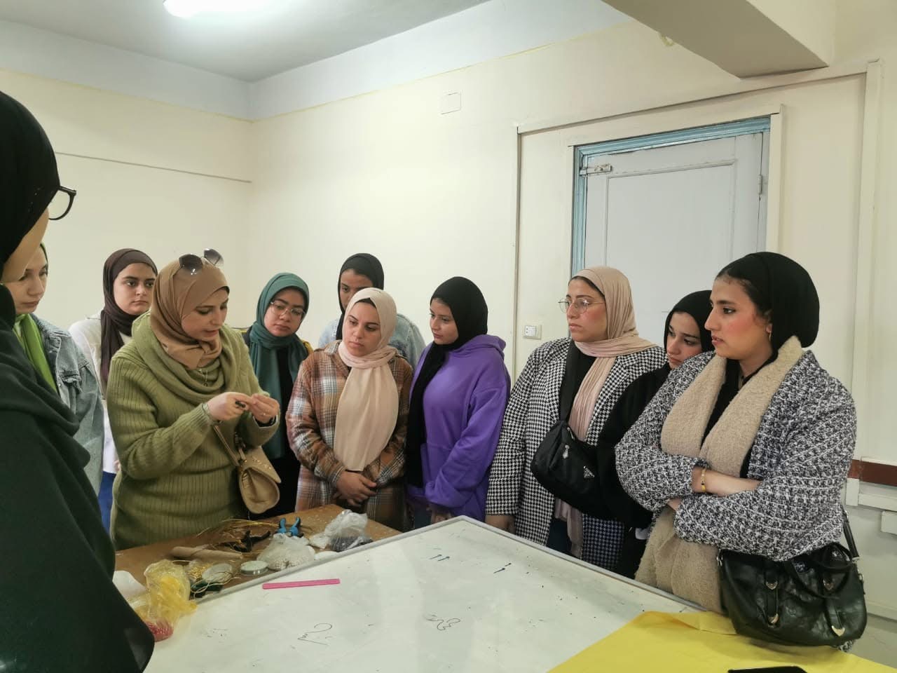 IMG 6511 بنها جامعة بنها تنظم قافلة توعوية عن الصناعات الصغيرة والمشغولات اليدوية بشبين القناطر موقع في الجامعة