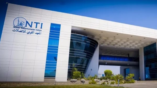 IMG 6587 بروتوكول بروتوكول تعاون بين المعهد القومي للاتصالات وجامعة بني سويف الأهلية لتدريب الطلاب ودعم الأبحاث موقع في الجامعة