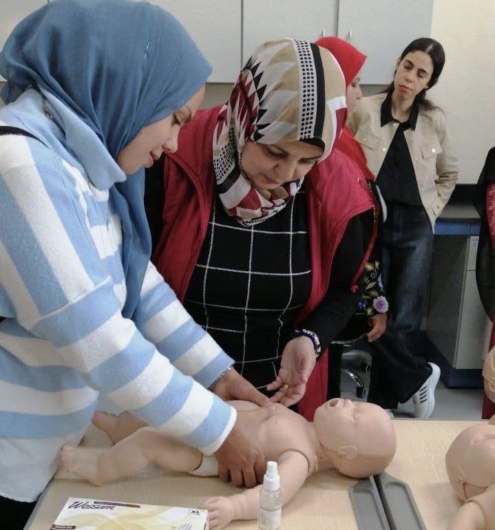 IMG 6852 جامعة قناة السويس جامعة المنصورة الأهلية تطلق برنامجًا احترافيًا في الإنعاش القلبي للرعاية الصحية بالدقهلية موقع في الجامعة