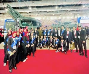 وفد جامعة الأقصر يشارك في إيديكس 2025 ويطّلع على مشروع المدفعية K9A1 EGY 3 IMG 6913 الأقصر وفد جامعة الأقصر يشارك في إيديكس 2025 ويطّلع على مشروع المدفعية K9A1 EGY موقع في الجامعة