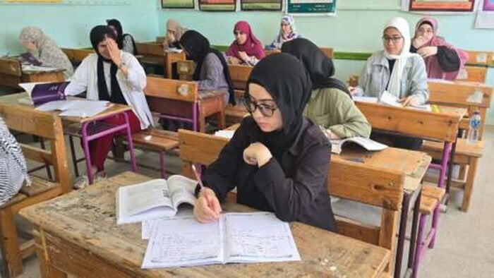IMG 7003 الإعدادية استعد لامتحان الإعدادية 2026.. نماذج بوكليت اللغة الإنجليزية جاهزة للتحميل والتدريب موقع في الجامعة