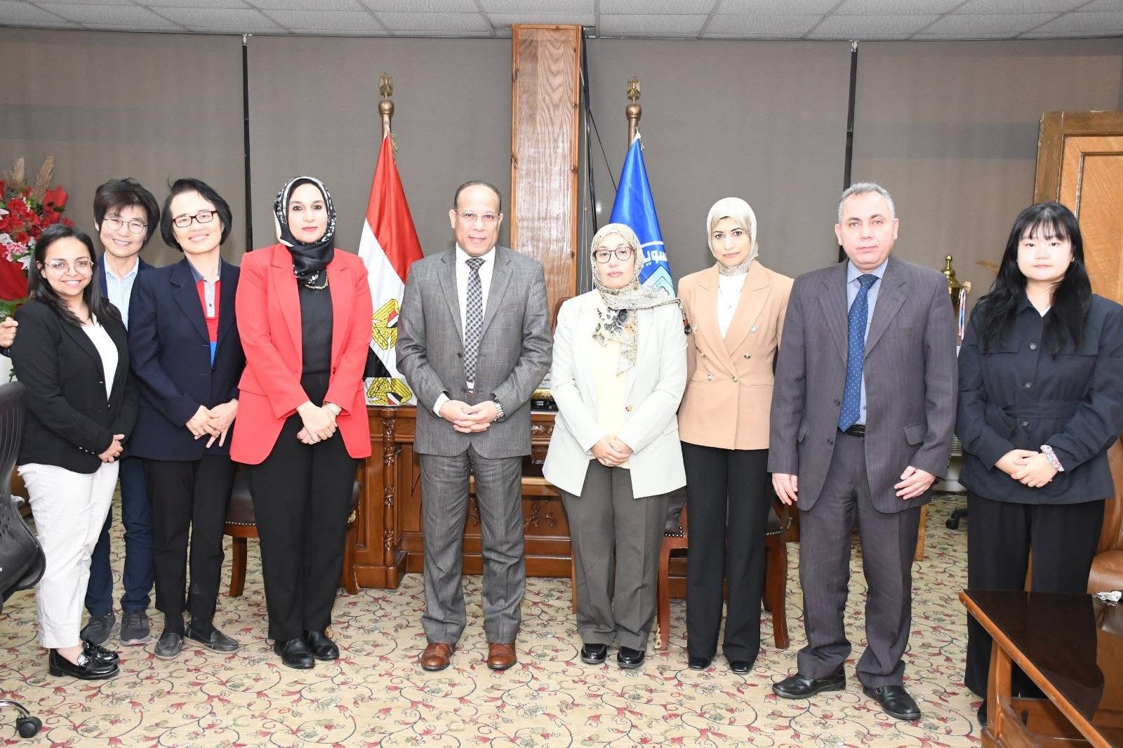 IMG 7273 السويس جامعة قناة السويس تستقبل وفد كويكا لتطوير تدريس اللغة الكورية بكلية السياحة والفنادق موقع في الجامعة