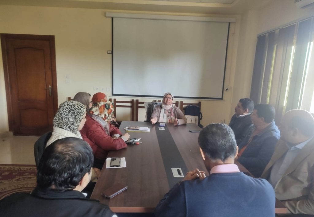IMG 7339 جامعة عين شمس "التنمية المستدامة أسلوب حياة".. ورشة عمل لأعضاء هيئة التدريس بكلية تربية بني سويف موقع في الجامعة