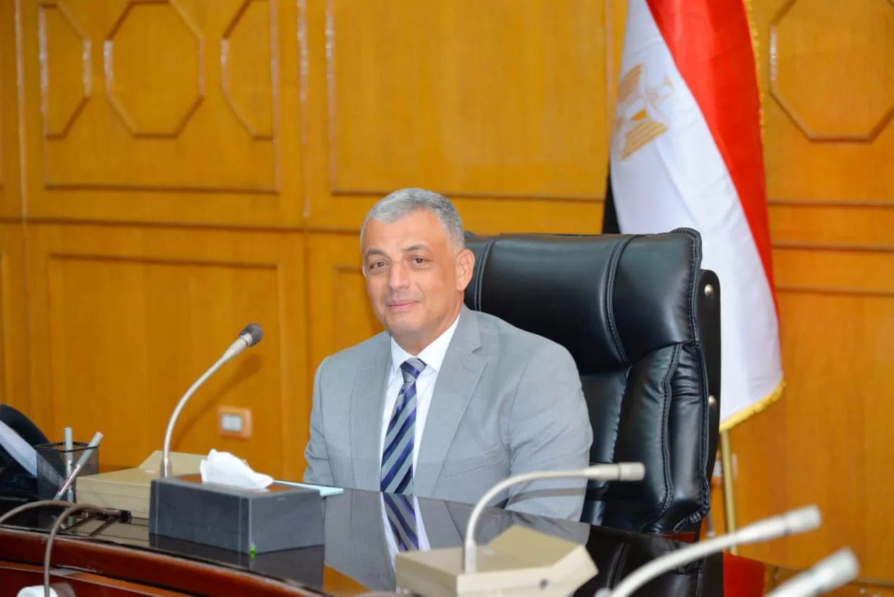 IMG 7419 الدفاع ولي أمر يعتدي على معلم داخل مدرسة المجاورة الإعدادية بالإسماعيلية.. والمحافظ يوجه باتخاذ الإجراءات القانونية حياله موقع في الجامعة