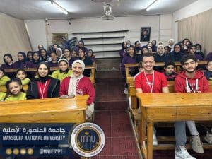 IMG 7442 الصيدلة طلاب كلية الصيدلة بالمنصورة الأهلية يطلقون حملة توعية لإنقاذ الأرواح بالتبرع بالدم موقع في الجامعة