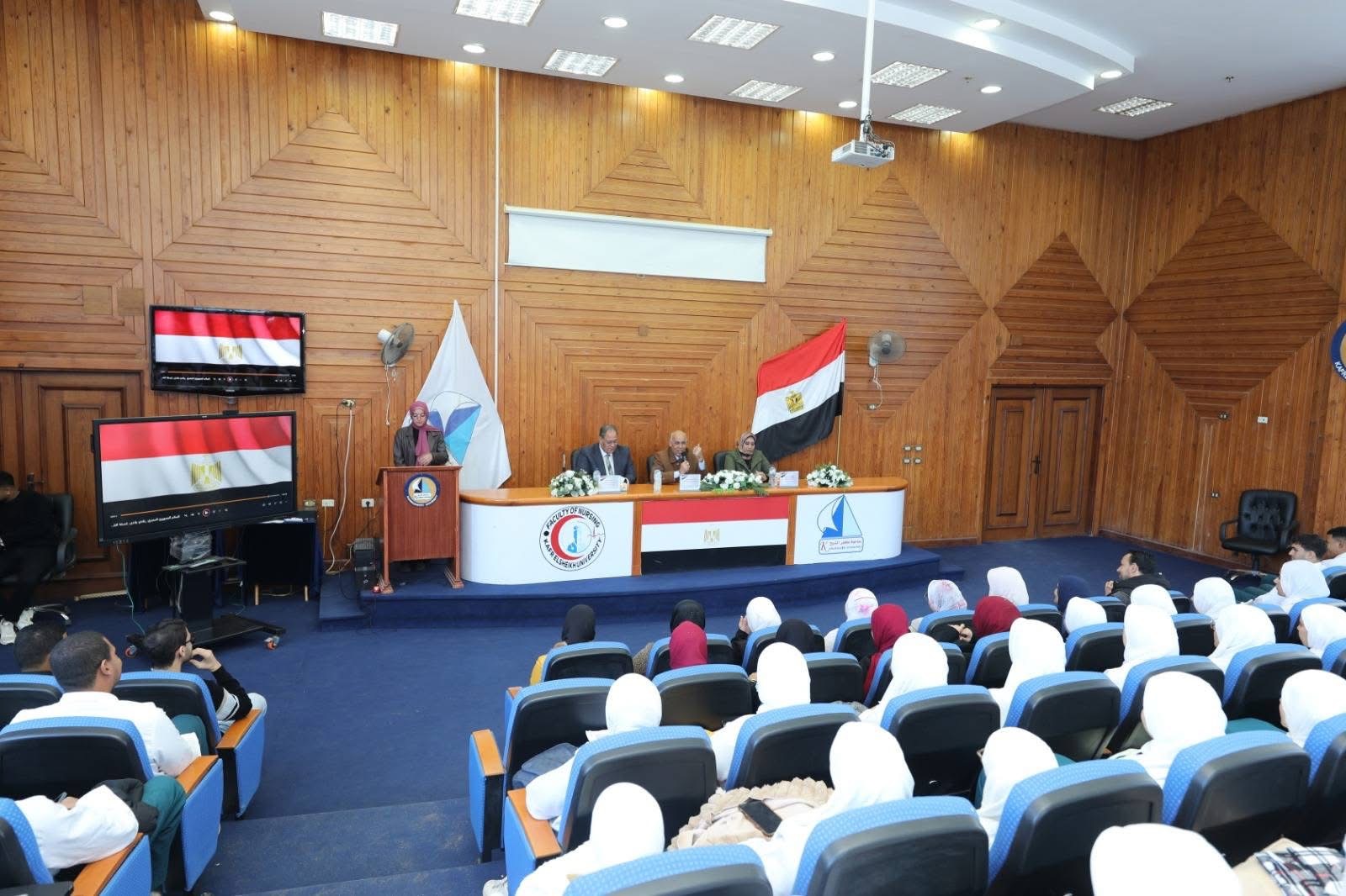 IMG 7446 جامعة كفر الشيخ جامعة كفر الشيخ تختتم برنامج “مودة” للراغبين في تعزيز الاستقرار الأسري موقع في الجامعة