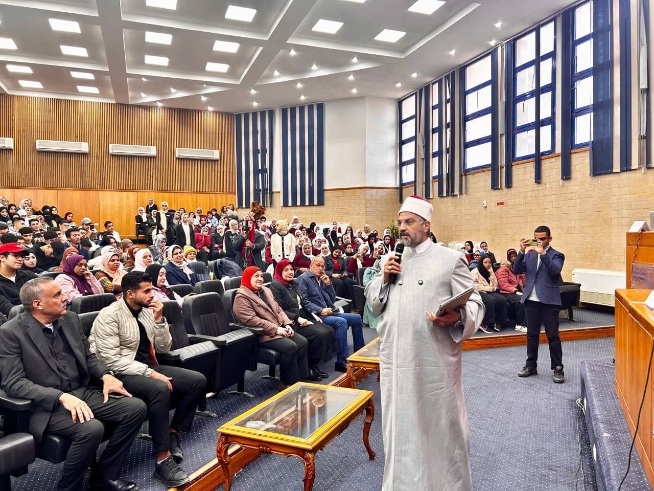 IMG 7556 ضعف جامعة الإسكندرية تنظم يومًا توعويًا لطلابها حول الهوية الدينية وقضايا الشباب بالتعاون مع دار الإفتاء موقع في الجامعة