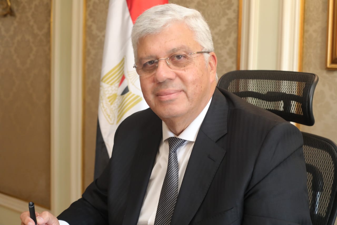 IMG 7584 أوقاف وزير التعليم العالي: "إطلاق أول مسابقة طلابية لصناعة السيارات الكهربائية العام المقبل" موقع في الجامعة