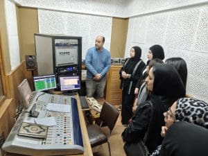 IMG 7792 السويس راديو جامعة قناة السويس ينظم جولة تدريبية عملية لطلاب كورس "المذيع المحترف باللغة الإنجليزية" موقع في الجامعة