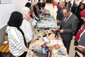 جامعة قناة السويس تدعم الإبداع الطلابي من خلال معرض سنوي لكلية الألسن 3 IMG 7936 السويس جامعة قناة السويس تدعم الإبداع الطلابي من خلال معرض سنوي لكلية الألسن موقع في الجامعة