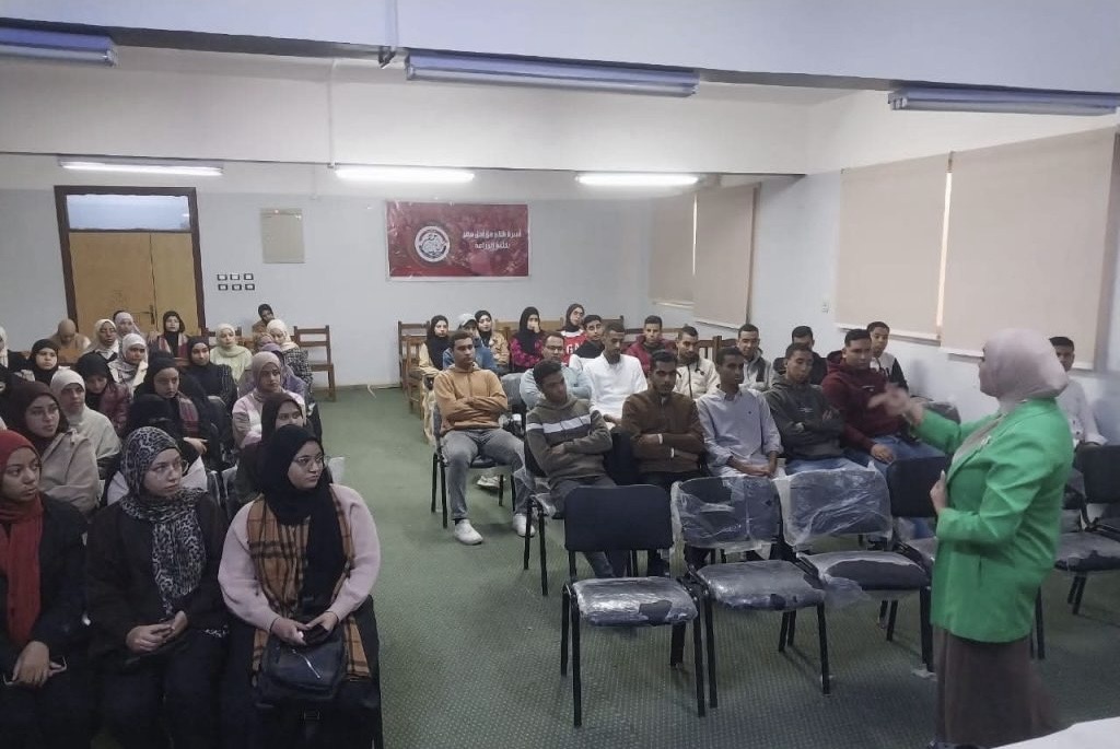IMG 7990 ندوة ندوة توعوية بزراعة قنا تناقش قضايا التحرش والعنف موقع في الجامعة
