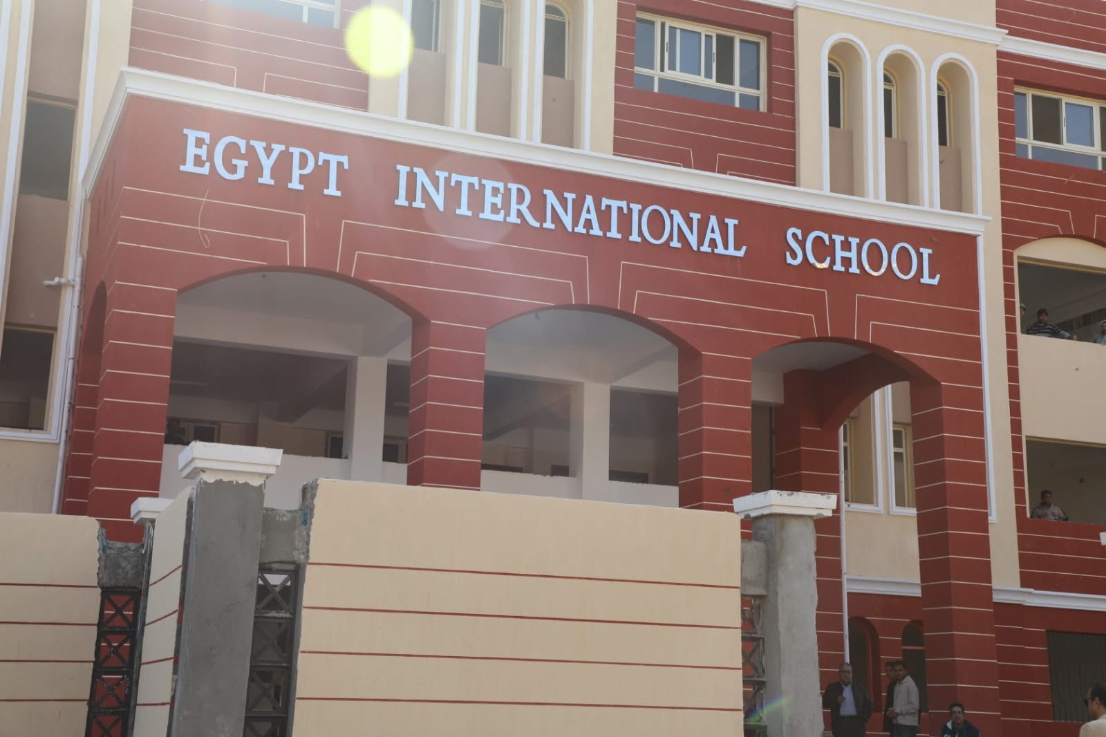 IMG 8177 أمريكية 42 فصلًا وشهادات أمريكية وبريطانية.. افتتاح أول مدرسة دولية حكومية للغات في بني سويف الجديدة قريبًا موقع في الجامعة