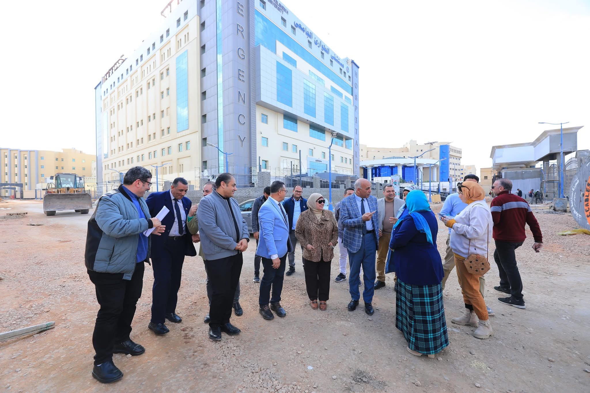 IMG 8251 جامعة كفر الشيخ رئيس جامعة كفر الشيخ يتفقد المدينة الطبية ومستشفى الطوارئ لمتابعة نسب التنفيذ موقع في الجامعة