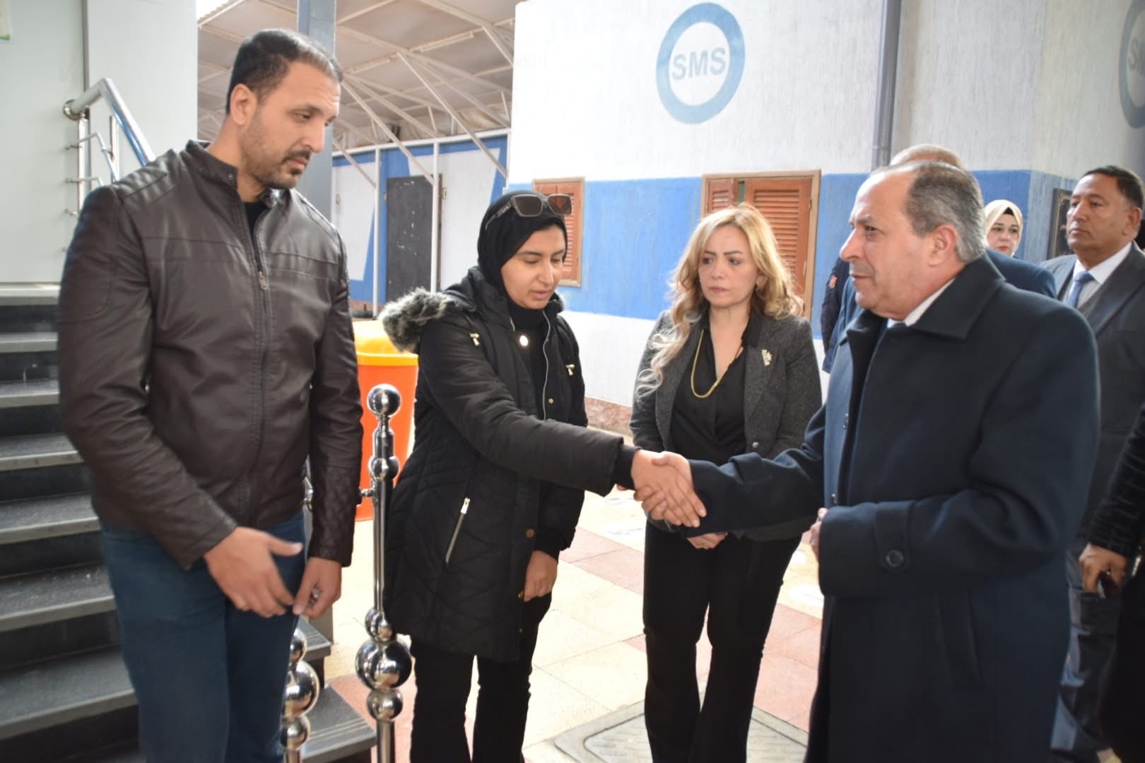 IMG 8304 بورسعيد محافظ بورسعيد يزور مدرسة السباح الراحل يوسف عبد المالك.. ويؤكد: "سيظل بطل في ذاكرة الرياضة المصري" موقع في الجامعة