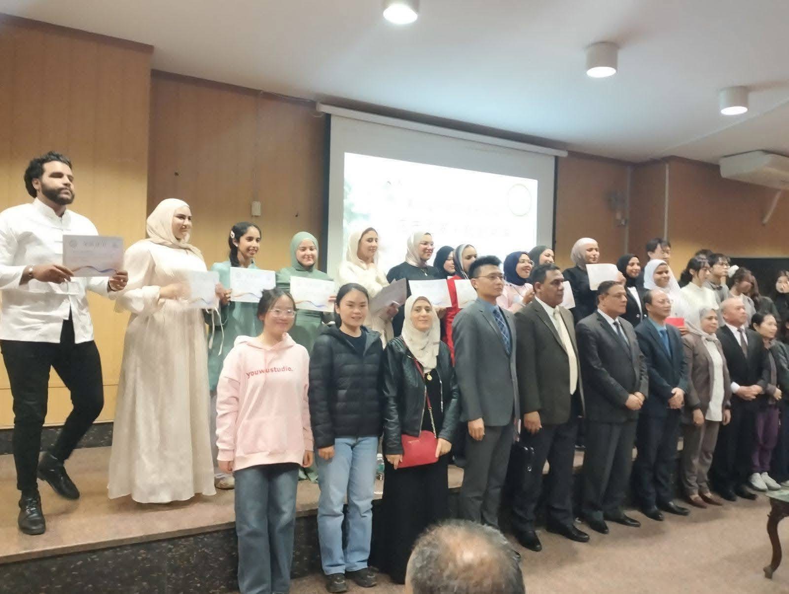IMG 8336 بنها جامعة بنها تحصد المركز الثاني في مسابقة الأغنية الصينية بمشاركة واسعة موقع في الجامعة