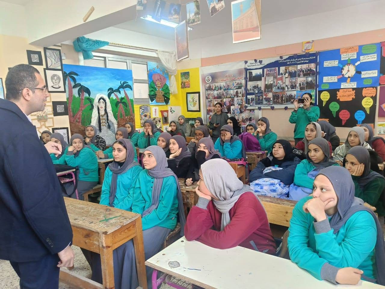 IMG 8370 السويس جامعة قناة السويس تنظم برامج توعوية حول الذكاء الاصطناعي ومواقع التواصل لتعزيز الوعي الرقمي موقع في الجامعة