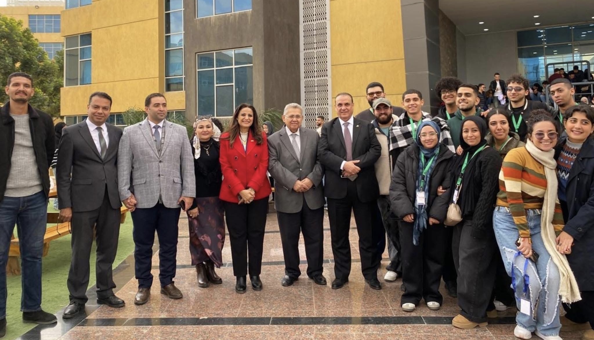 IMG 8433 بدر جامعة بدر تفتتح النسخة الثالثة من بازار الطلاب لتعزيز ريادة الأعمال والتطبيق العملي موقع في الجامعة