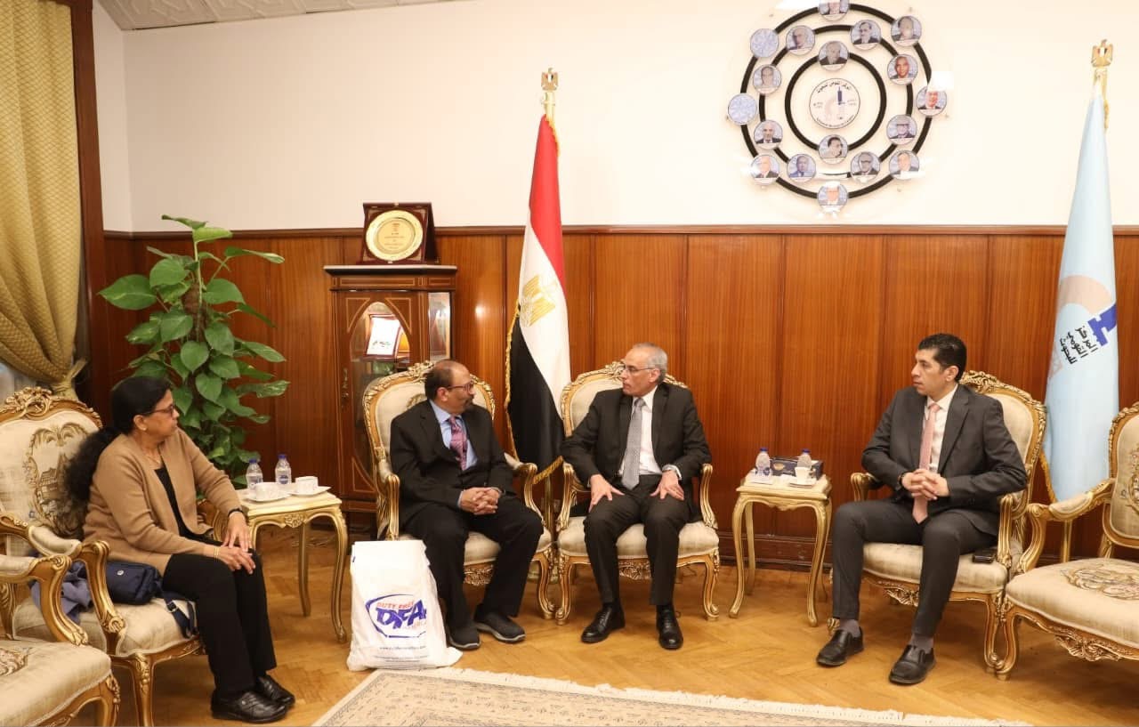 IMG 8648 المركز مبادرة في الجامعة البحثية.. المركز القومي للبحوث يبحث التعاون العلمي مع جامعة ولاية ويست فرجينيا الأمريكية موقع في الجامعة