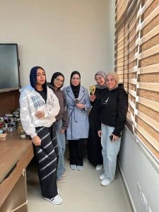 طلاب صيدلة المنصورة الأهلية يطبقون عمليًا رحلة النباتات الطبية من الزراعة للتصنيع 3 IMG 9223 صيدلة طلاب صيدلة المنصورة الأهلية يطبقون عمليًا رحلة النباتات الطبية من الزراعة للتصنيع موقع في الجامعة
