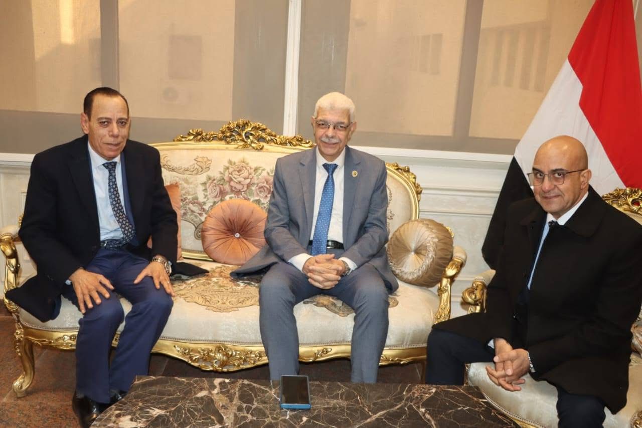 IMG 9297 المنوفية رئيس جامعة المنوفية يؤكد أهمية التكامل مع الجهات القضائية خلال زيارته لمحكمة شبين الكوم موقع في الجامعة