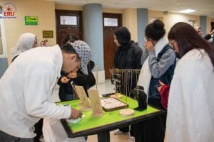 IMG 9433 معرض معرض للمشروعات الصغيرة وريادة الأعمال بكلية الإدارة والاقتصاد بالجامعة المصرية الروسية موقع في الجامعة