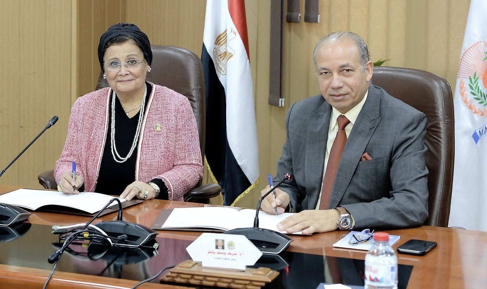 IMG 9463 المنصورة رئيس جامعة المنصورة ونائب وزير الصحة يوقِّعان بروتوكولًا لتعزيز التطوير والابتكار في المجالات الصحية والتعليمية موقع في الجامعة