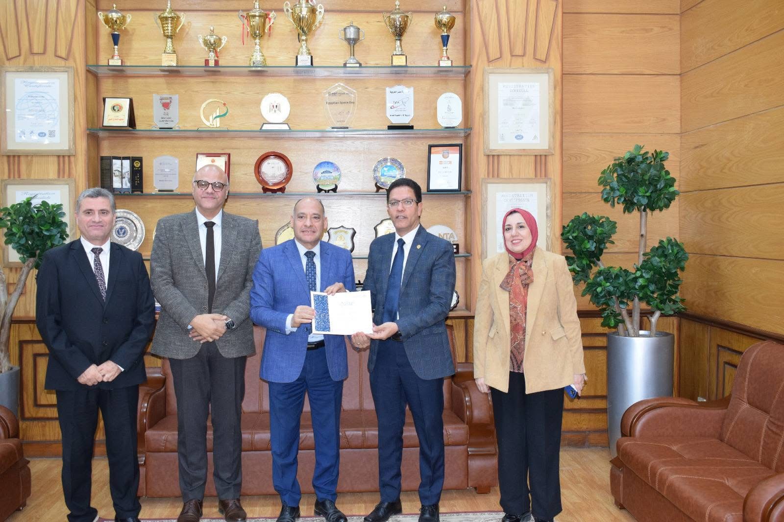 IMG 9561 بنها جامعة بنها تكرم الكليات الفائزة بمسابقة أفضل المواقع الإلكترونية موقع في الجامعة