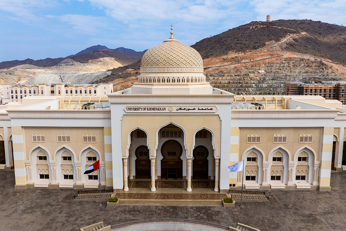 IMG 9580 خورفكان جامعة خورفكان تعلن عن وظائف إدارية وفنية وأمنية شاغرة.. قدم الآن موقع في الجامعة