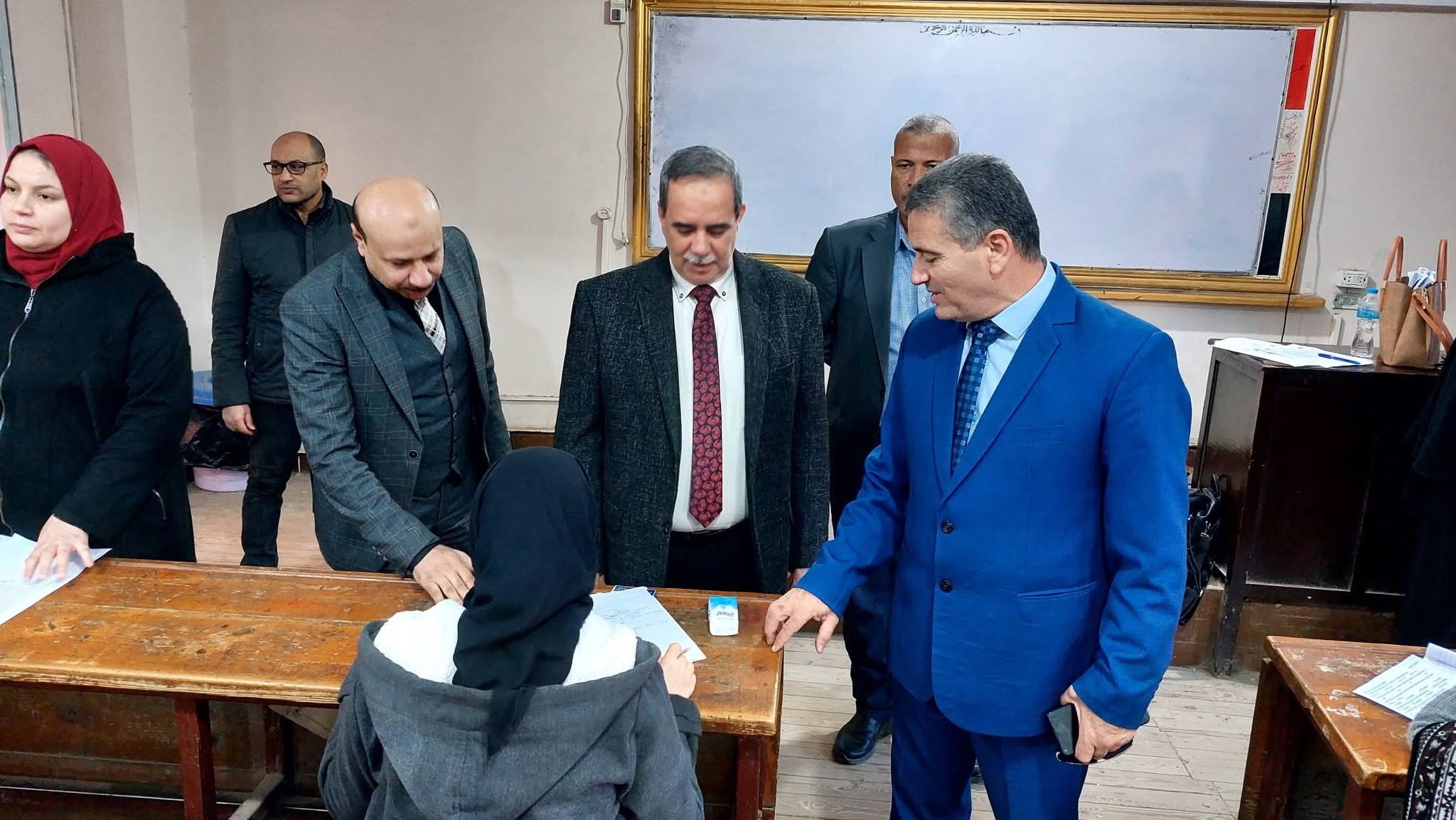 IMG 9582 جامعة سوهاج الأهلية نائب رئيس جامعة بنها يتفقد سير امتحانات كلية العلوم ويزور وحدات خدمة المجتمع موقع في الجامعة