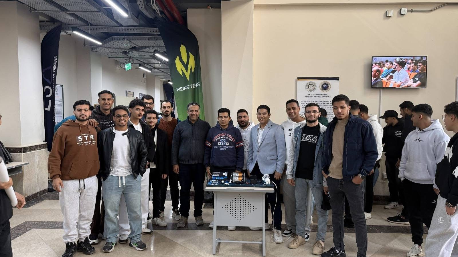 IMG 9586 طنطا اليوم العلمي لكلية الهندسة بالمنصورة الأهلية يعرض مشاريع تطبيقية في ميكانيكا الموائع موقع في الجامعة