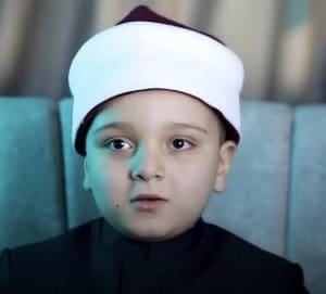 «عاوز أطلع واعظ».. طفل أزهري يبهر علماء الأزهر بحفظه للقرآن والمتون 2 IMG 9704 طفل «عاوز أطلع واعظ».. طفل أزهري يبهر علماء الأزهر بحفظه للقرآن والمتون موقع في الجامعة