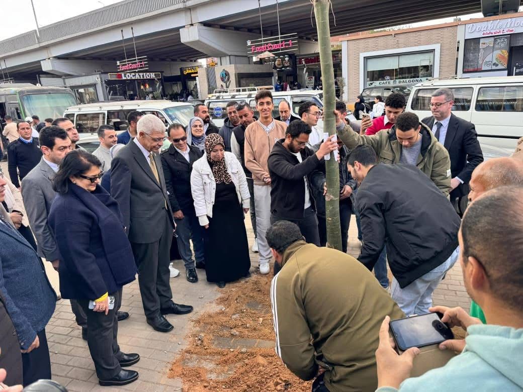 IMG 9949 المنوفية طلاب جامعة المنوفية الأهلية يشاركون في مبادرة «نحو جامعة خضراء» لدعم الاستدامة البيئية موقع في الجامعة