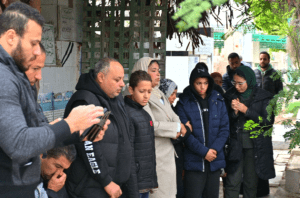 للحفاظ على ذكراه.. سباحو نادى الزهور يزورون قبر زميلهم يوسف في بورسعيد _ صور 4 IMG ٢٠٢٥١٢١٢ ٢٠٥١٢٤ زهور للحفاظ على ذكراه.. سباحو نادى الزهور يزورون قبر زميلهم يوسف في بورسعيد _ صور موقع في الجامعة