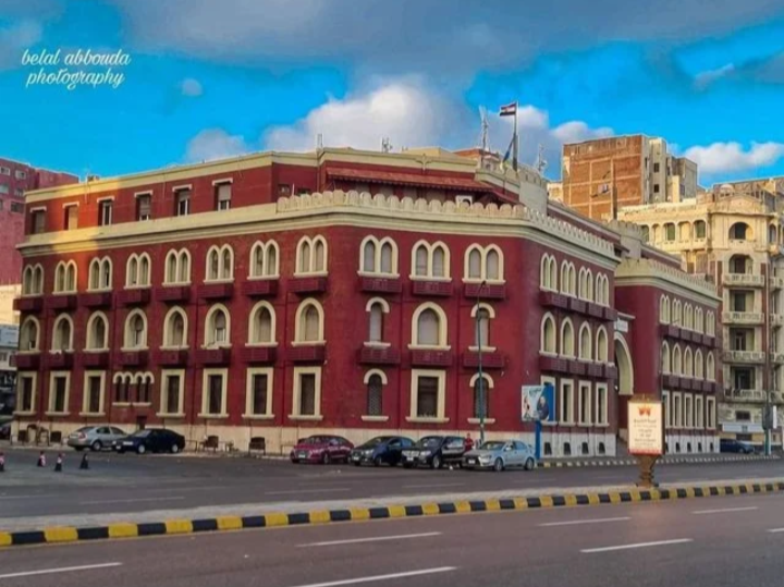 منحة ساويرس للدراسة في جامعة شيكاغو الأمريكية