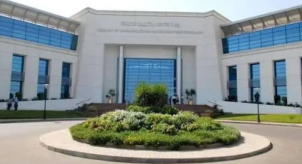 IMG ٢٠٢٥١٢٢٣ ٠٠٣٩٠١ العليا المعاهد العليا تعلن فتح باب التقديم للفصل الدراسي الثاني 2025/2026 موقع في الجامعة
