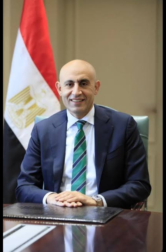 IMG ٢٠٢٥١٢٢٣ ٢٢٣٢٣٠ التعليم وزير التعليم يكشف تفاصيل معالجة أزمة الغياب والكثافات وعجز المعلمين بالمدارس موقع في الجامعة