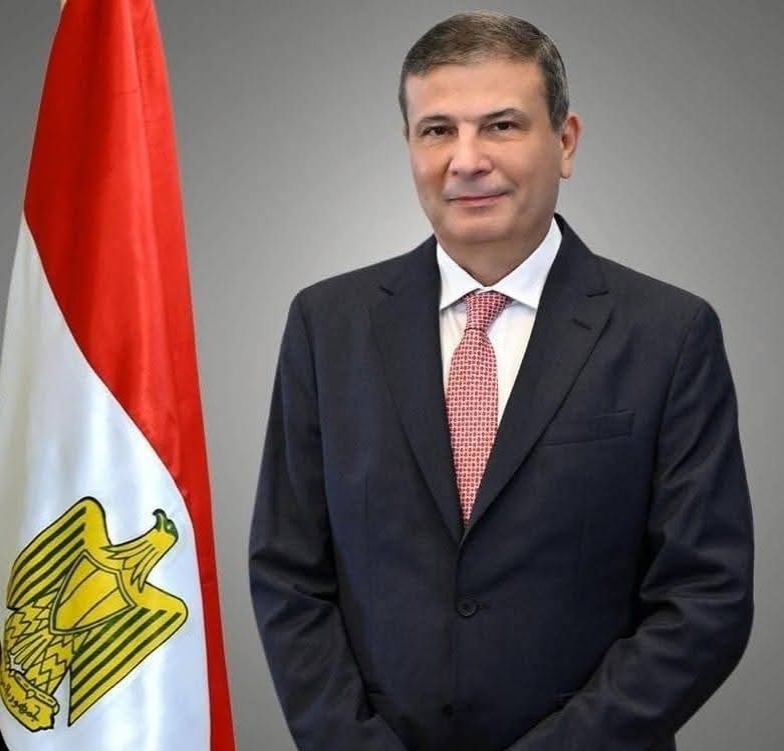 IMG ٢٠٢٥١٢٢٥ ٢٢٢٦٣٣ جامعة عين شمس مبادره في الجامعة البحثية.. رئيس مركز البحوث الزراعية يهنئ وكلاء المعاهد الجدد موقع في الجامعة