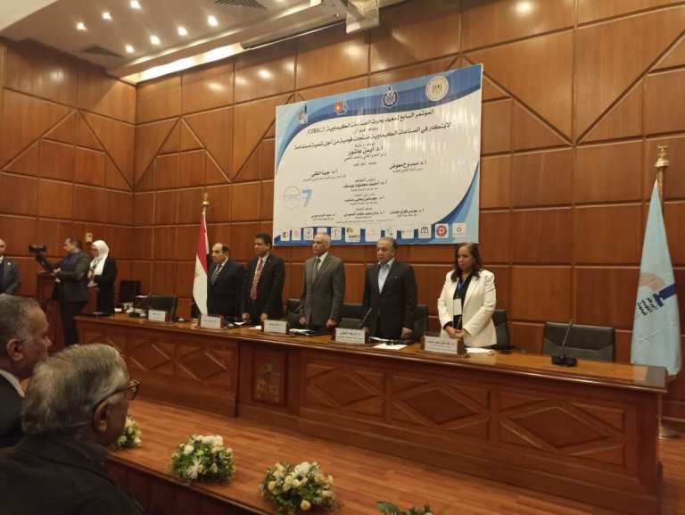 WhatsApp Image 2025 12 28 at 2.58.46 PM 1 المركز القومي للبحوث مبادرة "في الجامعة" البحثية.. ابتكارات وطنية لدعم التنمية المستدامة في مؤتمر المركز القومي للبحوث موقع في الجامعة