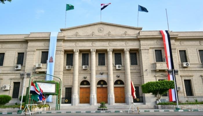 كلية الآداب بجامعة القاهرة