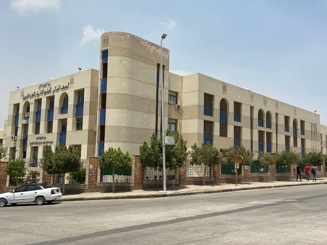 images 2 1 الجامعات بالصور.. جداول امتحانات المعهد العالي للعلوم الإدارية والتجارة الخارجية الترم الأول 2025-2026 موقع في الجامعة