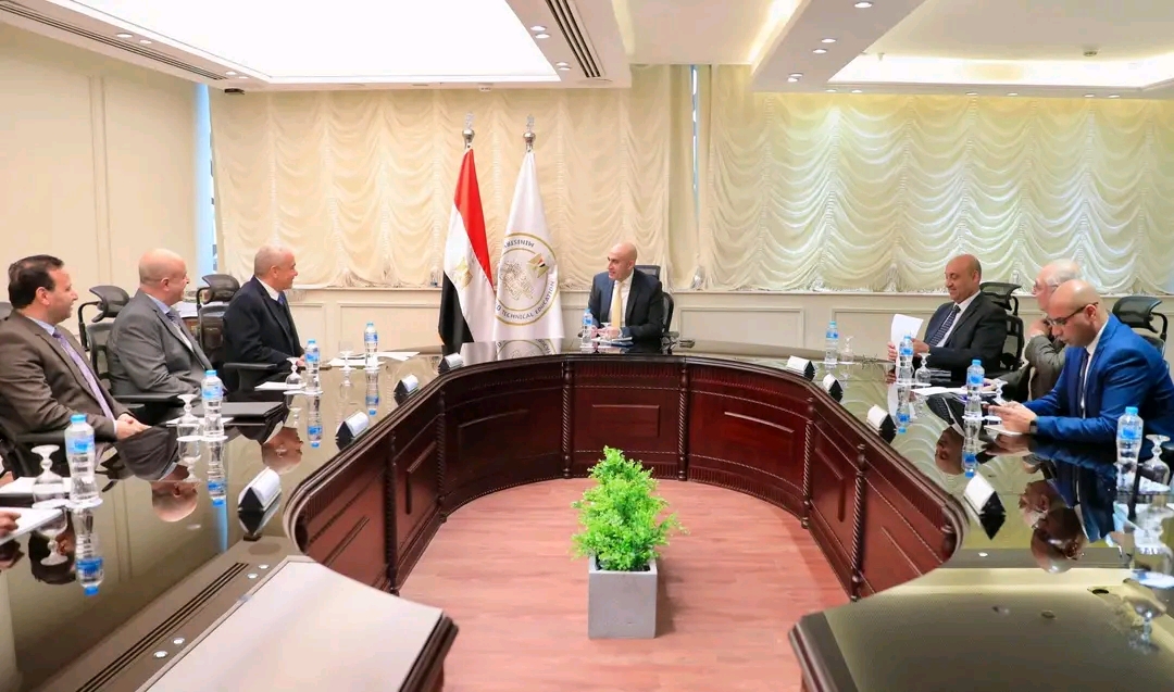 1767533166719 الرئيس وزير التعليم والرئيس التنفيذي لمجموعة العربي يبحثان التعاون في تطوير التعليم الفني موقع في الجامعة
