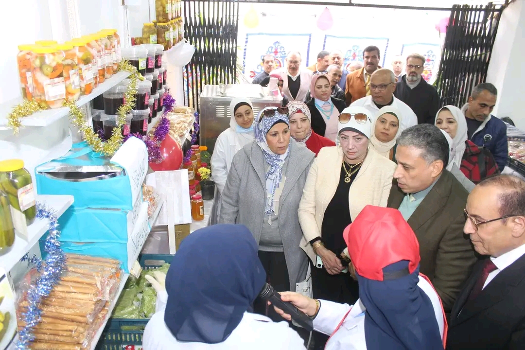 1767535758565 عمل افتتاح منفذ بيع منتجات المدارس الثانوية الزراعية بالجيزة موقع في الجامعة